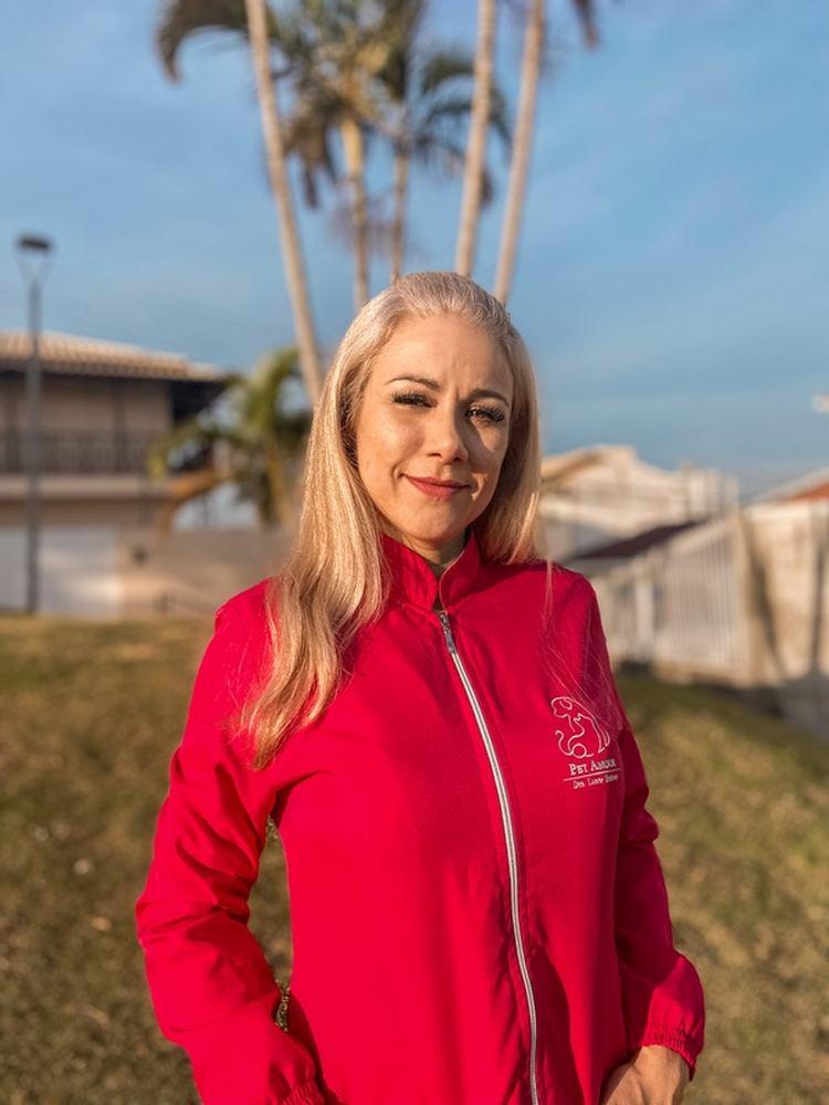 Dra. Loane — Médica veterinária